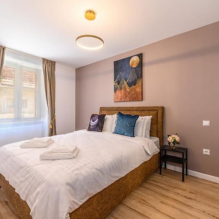 Schei Gate Apartment Брашов Экстерьер фото