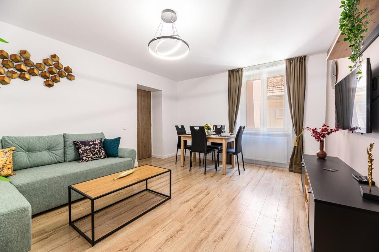 Schei Gate Apartment Брашов Экстерьер фото